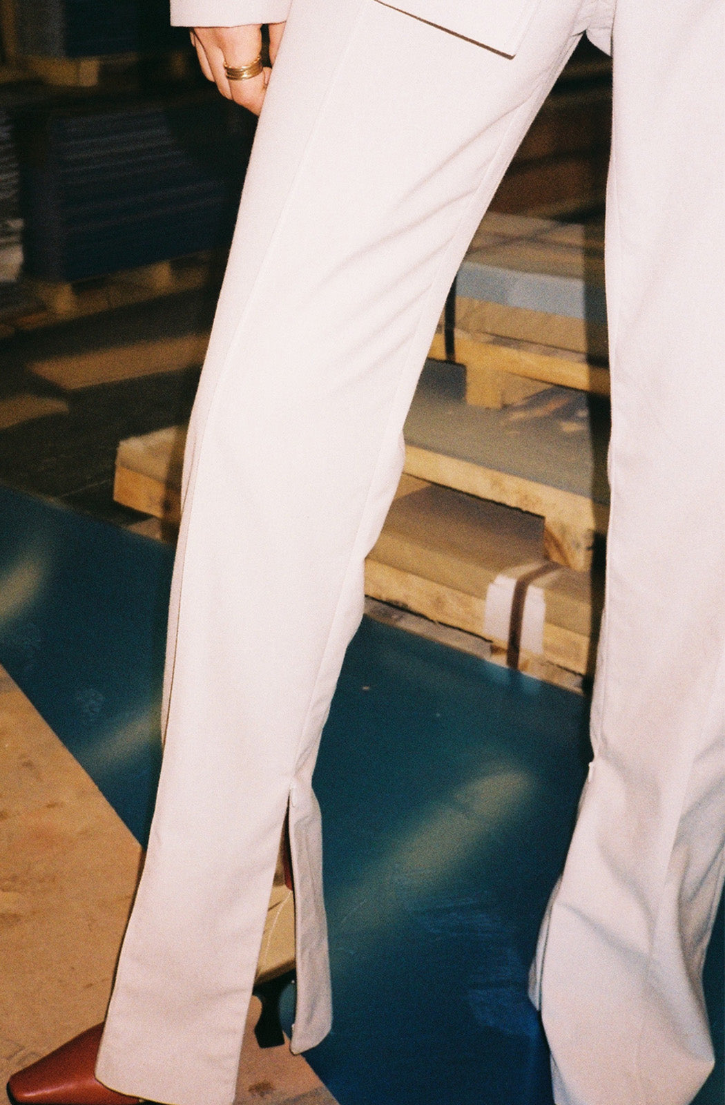SLIT STRAIGHT TROUSER